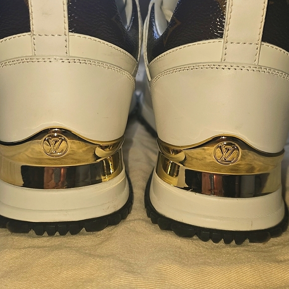 Louis Vuitton Run Away Sneakers - Picture 9 of 14